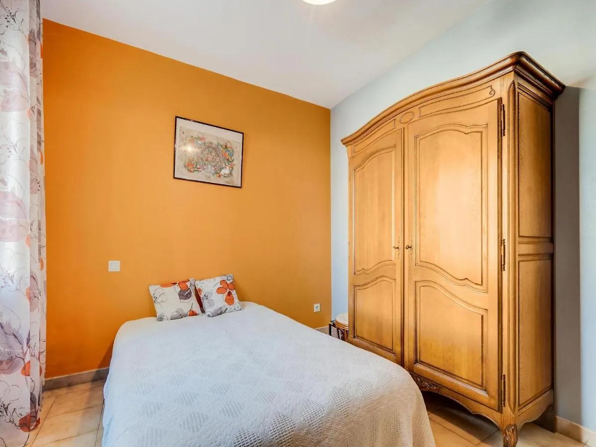 Tatil Evi Villa With Swimming Pool In Sorgues
