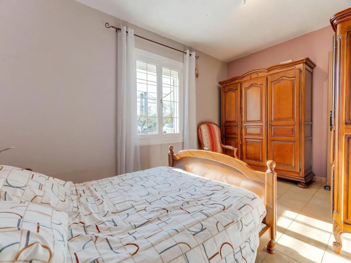 Villa With Swimming Pool In Sorgues Fransa