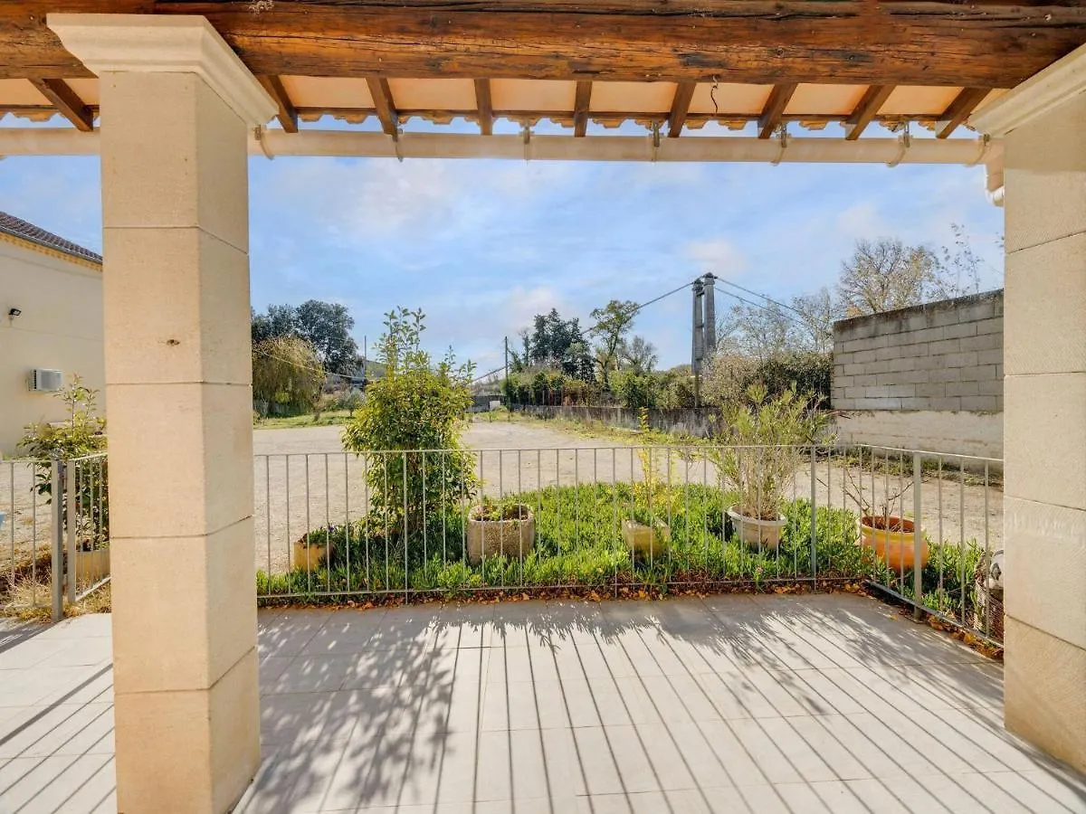 Villa With Swimming Pool In Sorgues