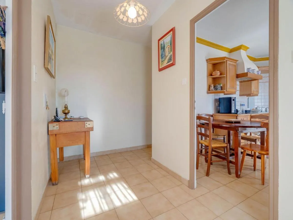 Villa With Swimming Pool In Sorgues