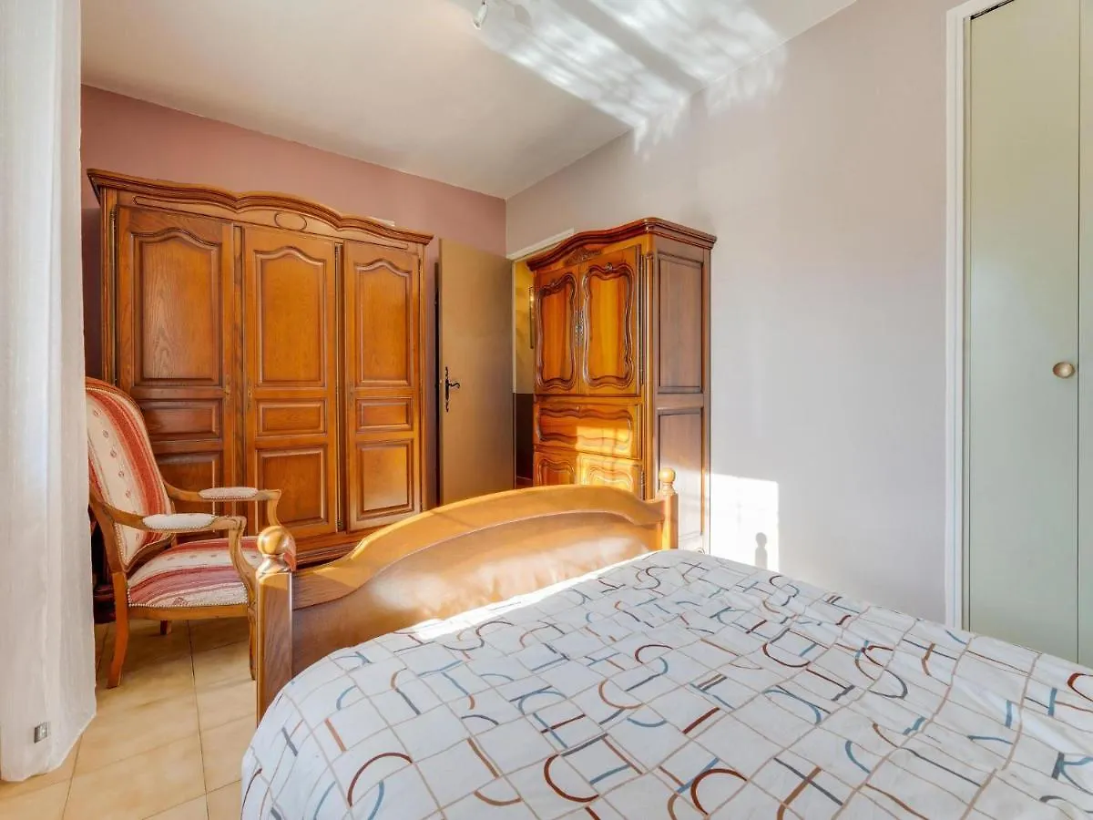 Villa With Swimming Pool In Sorgues Holiday home