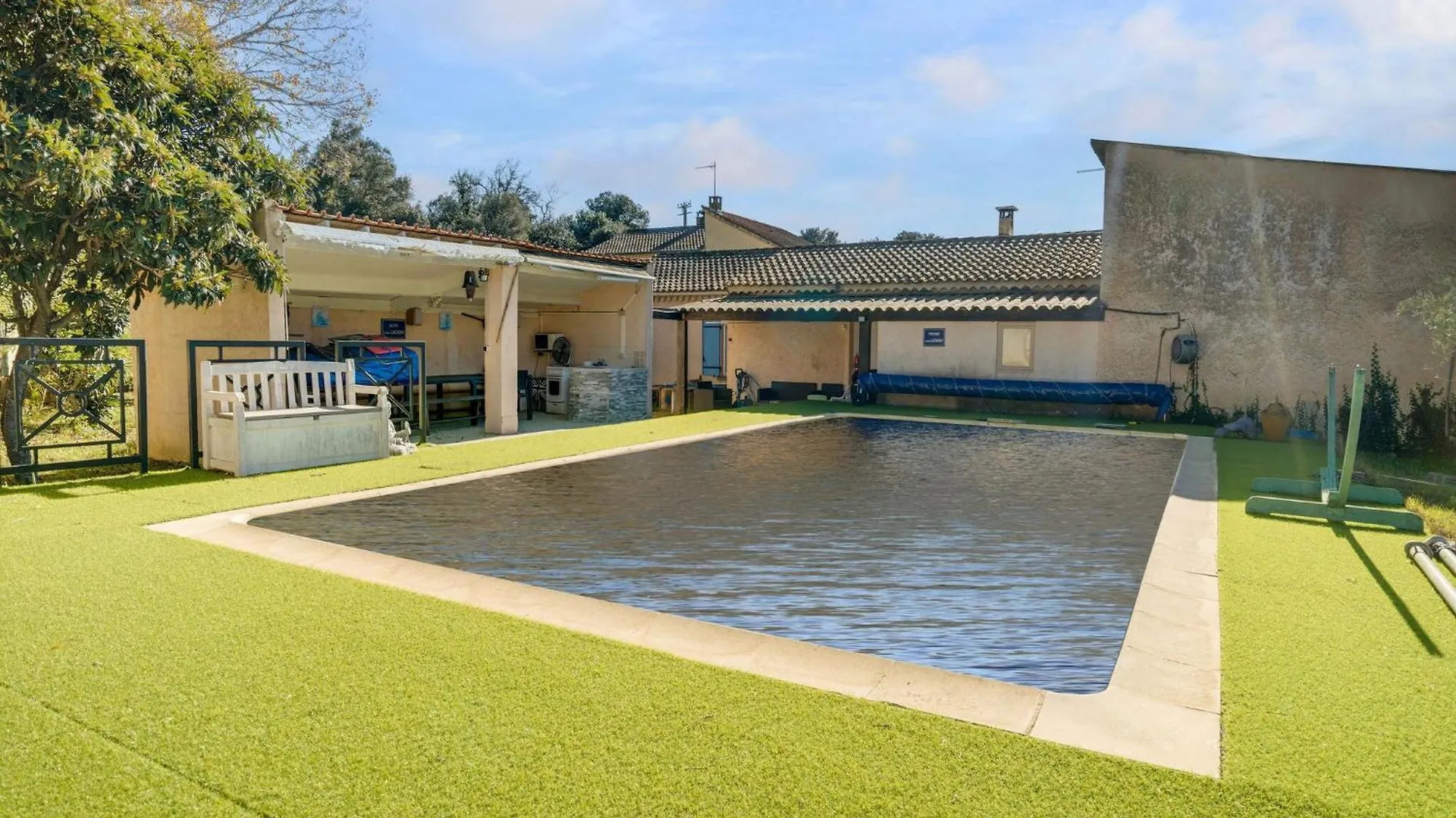 Villa With Swimming Pool In Sorgues 0*,  France